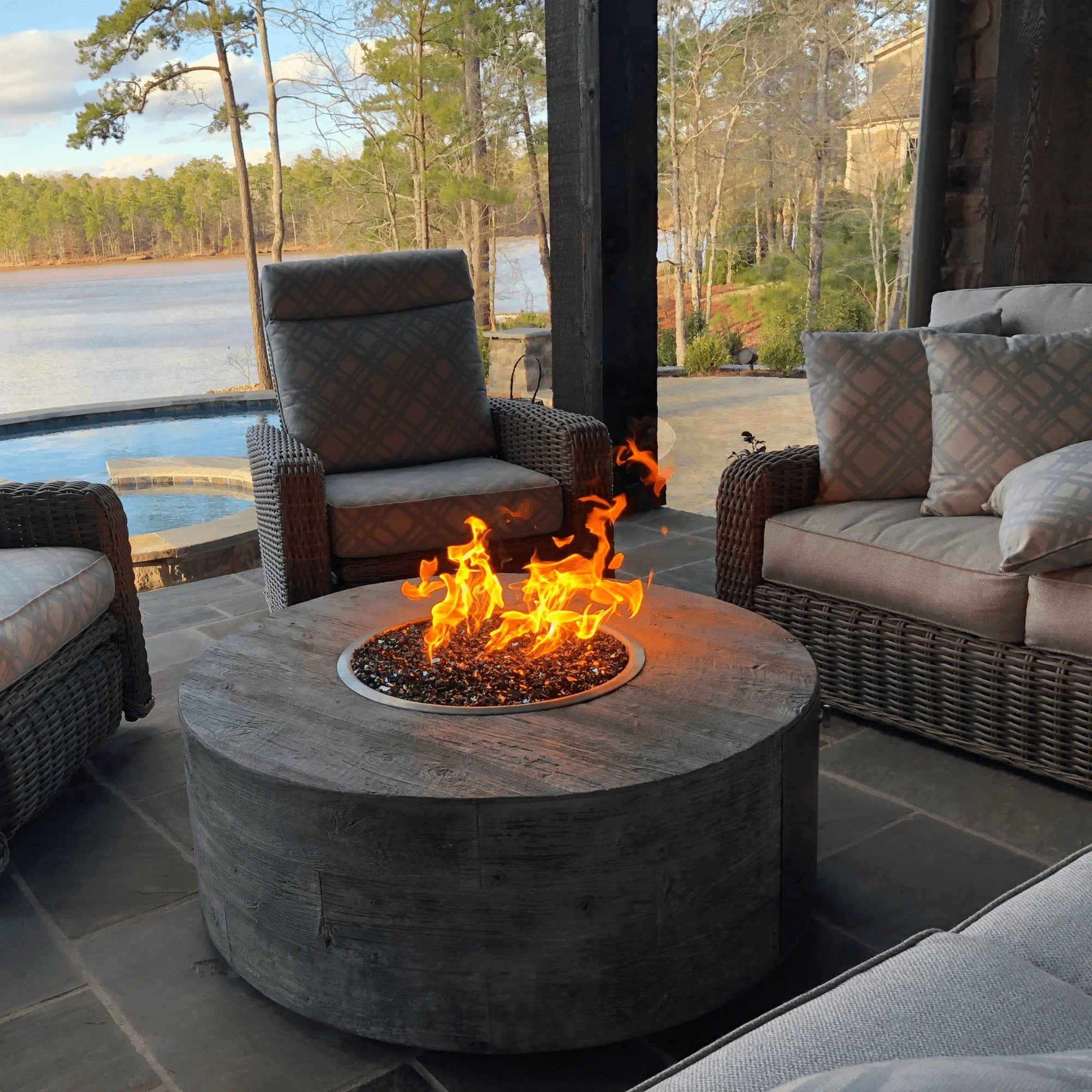 Choosing-the-Perfect-Fire-Pit-for-Your-Outdoor-Space United Backyard