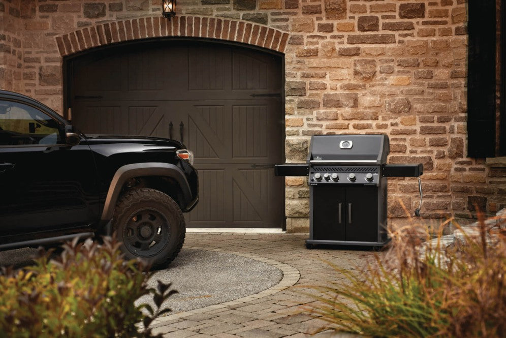 Napoleon BBQ - ROGUE® XT 525 SIB - Natural Gas-United Backyard