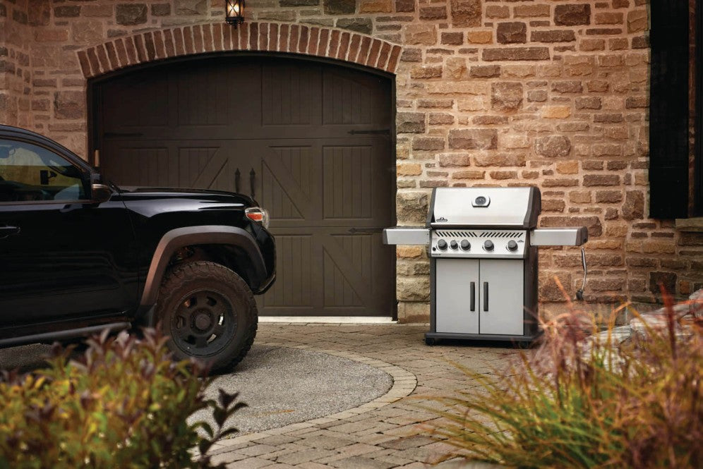 Napoleon BBQ - ROGUE® XT 525 SIB - Natural Gas-United Backyard